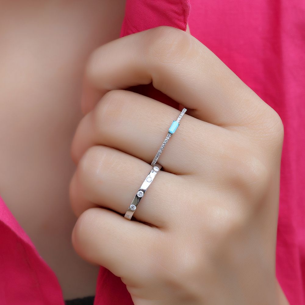 White Gold Minimalist Diamond & Turquoise Ring in US Size 6