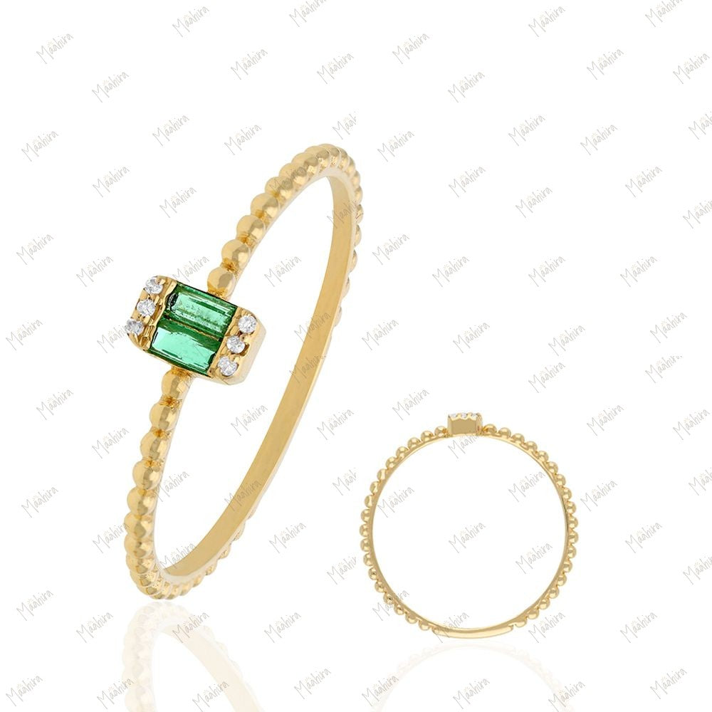 Diamond and Emerald Minimalist Ring in US Size 6/8