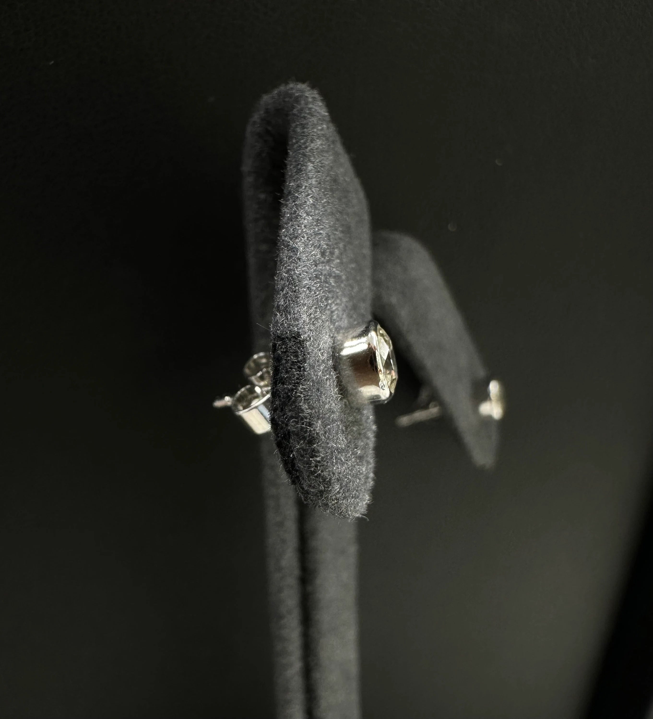 Diamond studs 3mm