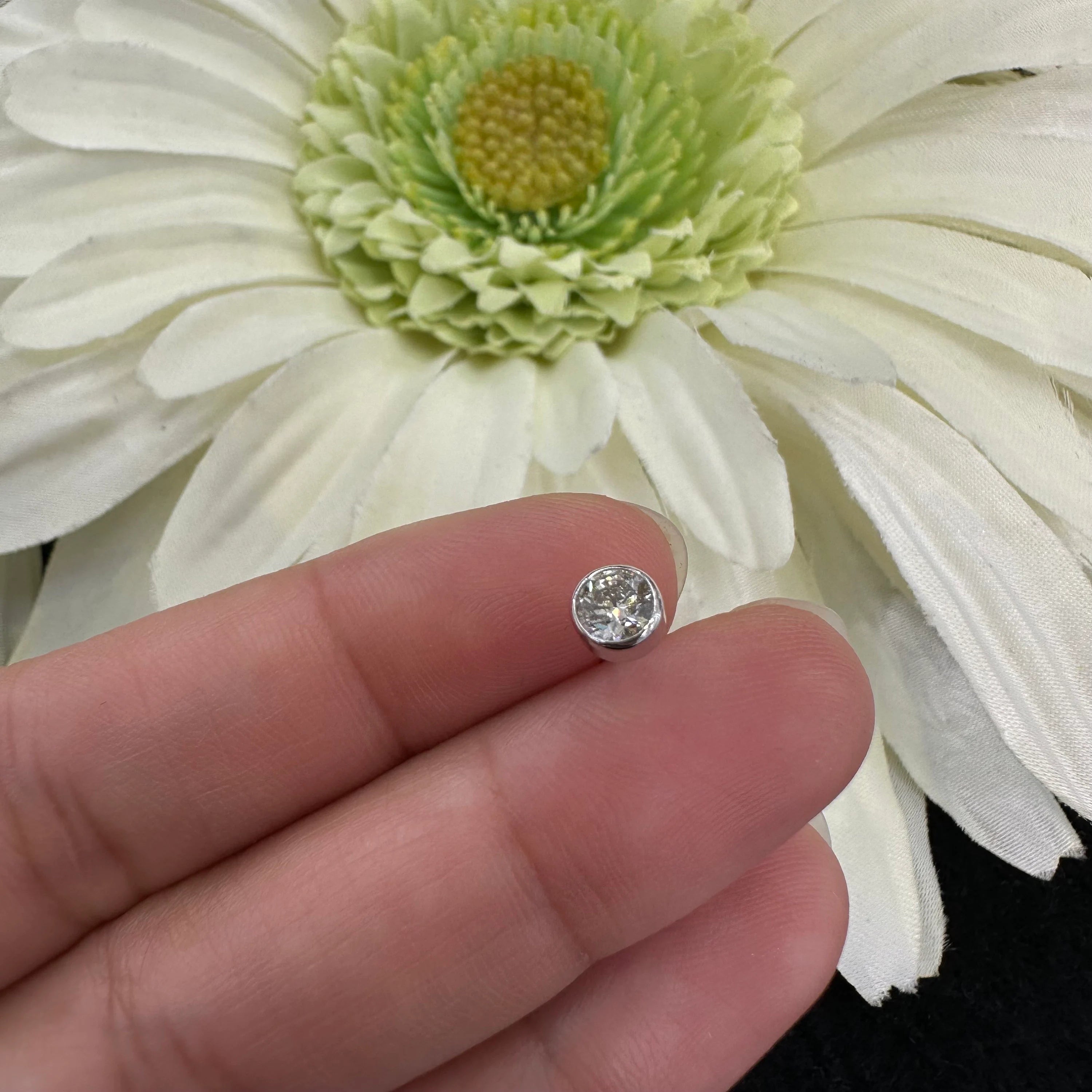 Diamond studs 3mm