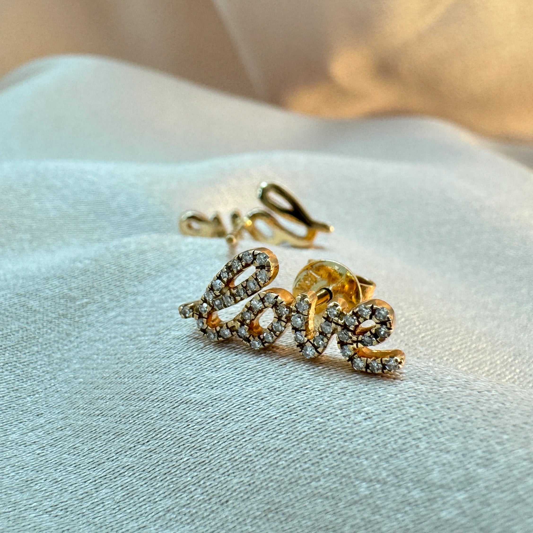 Diamond Love Studs 6.70X15.30mm