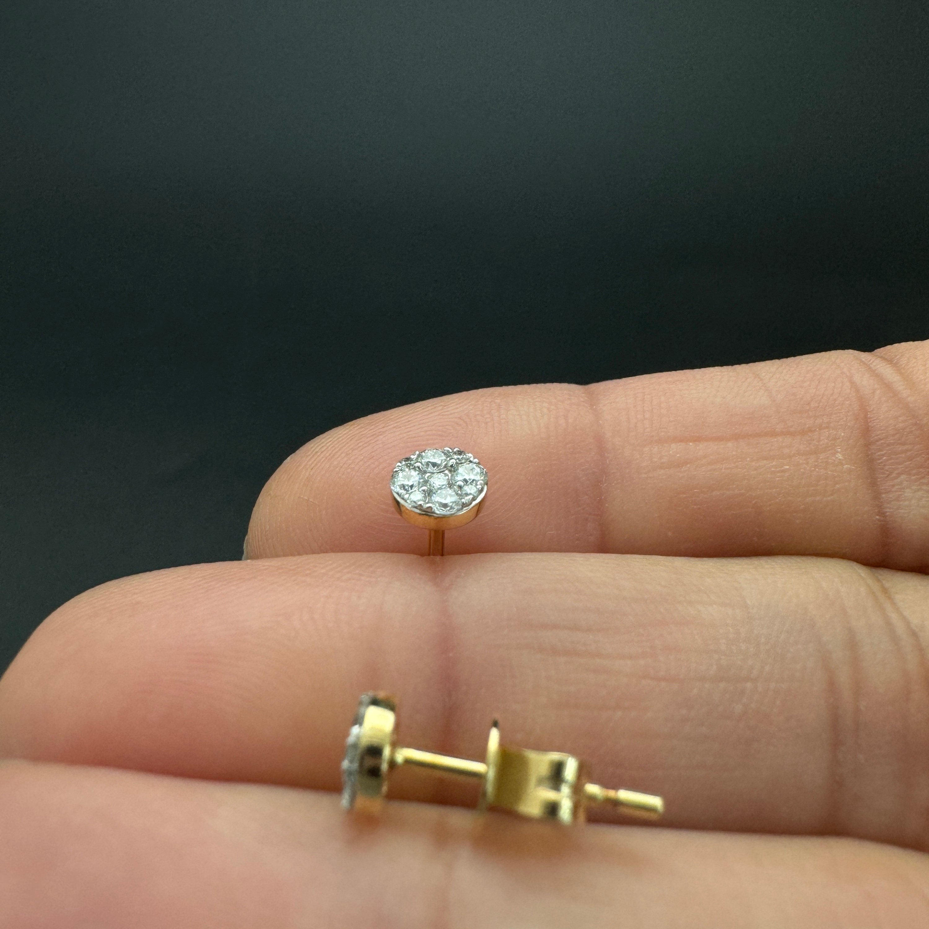 Diamond Round Studs 5mm