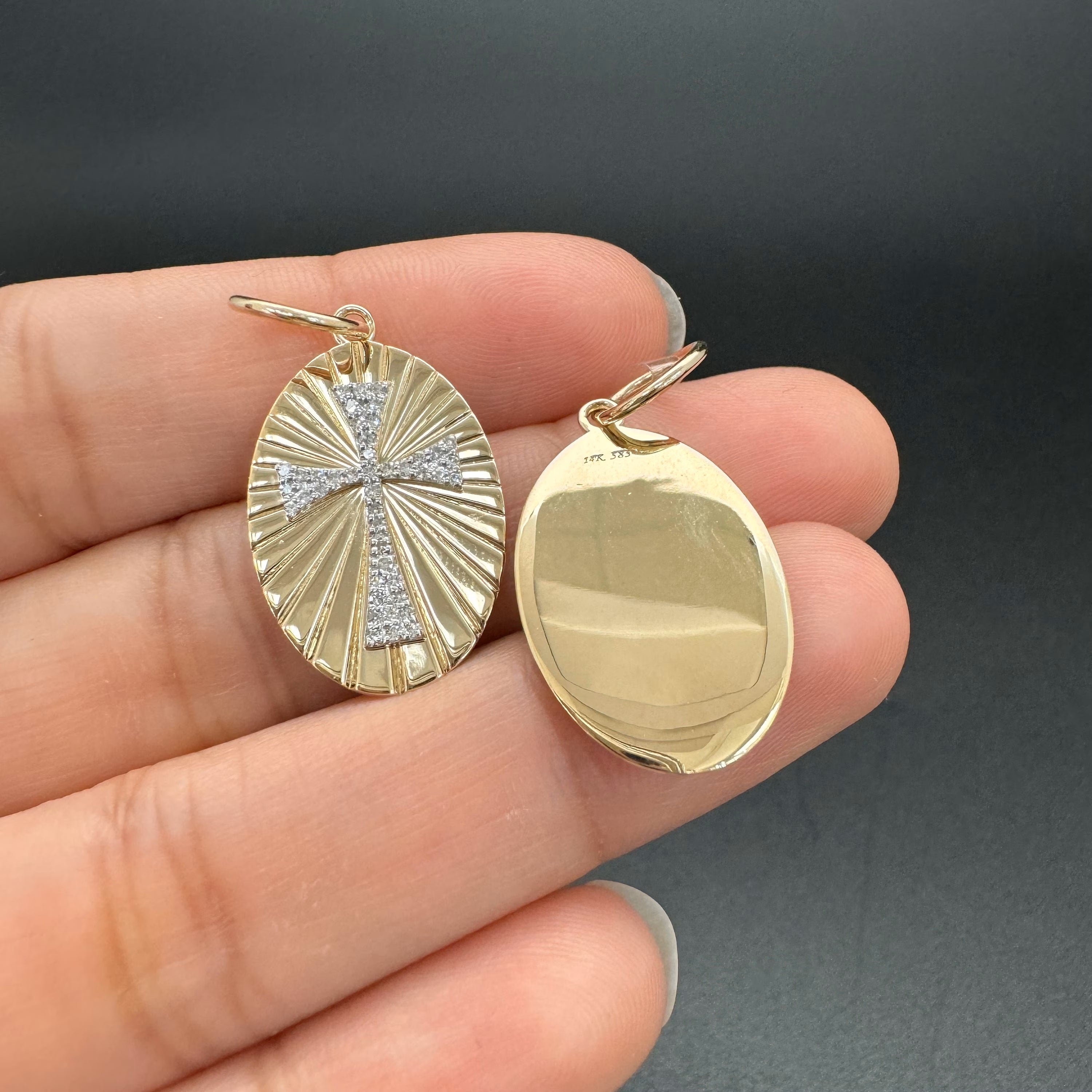 Diamond Oval Cross Rays Pendant 20mm