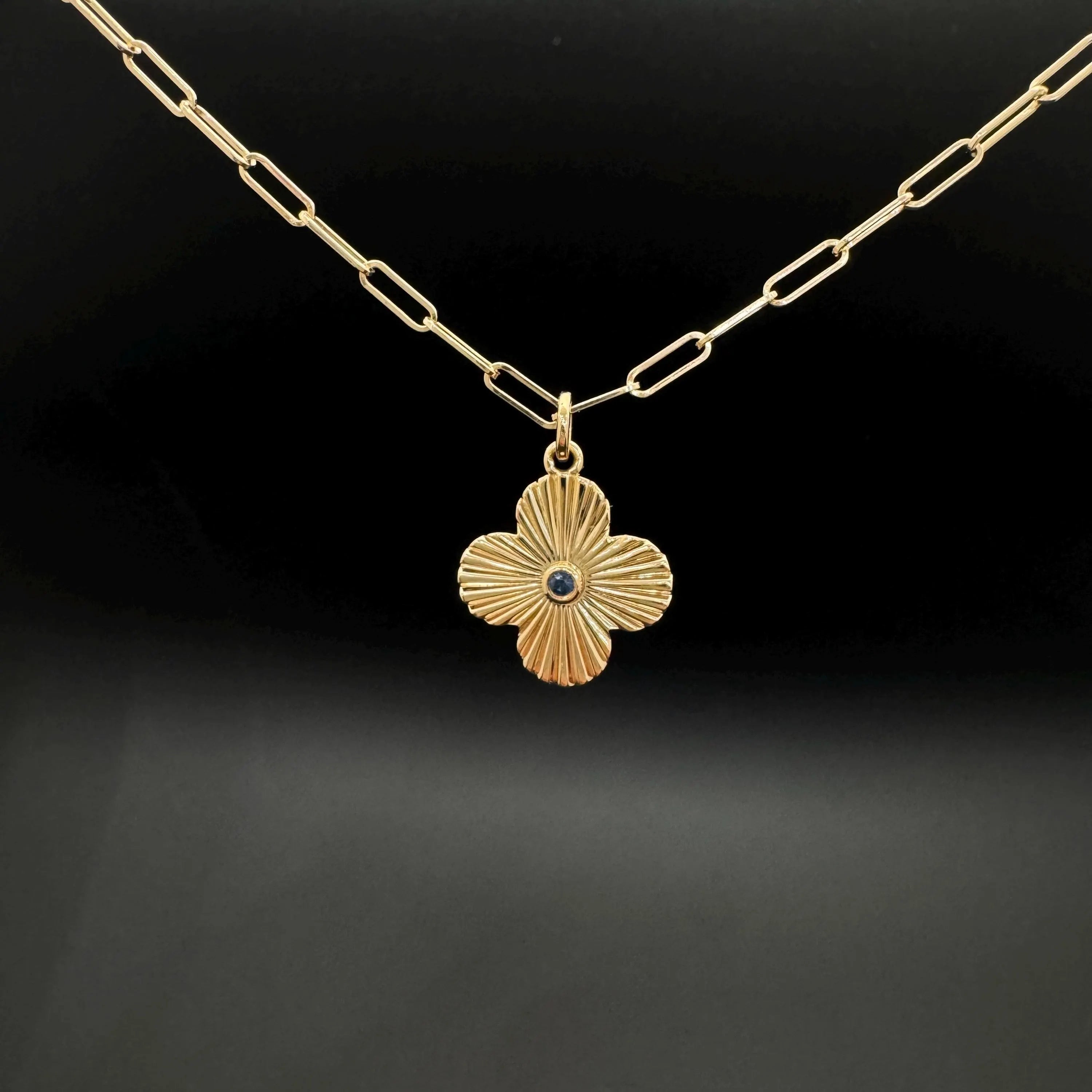 Diamond Clover Pendant 15mm