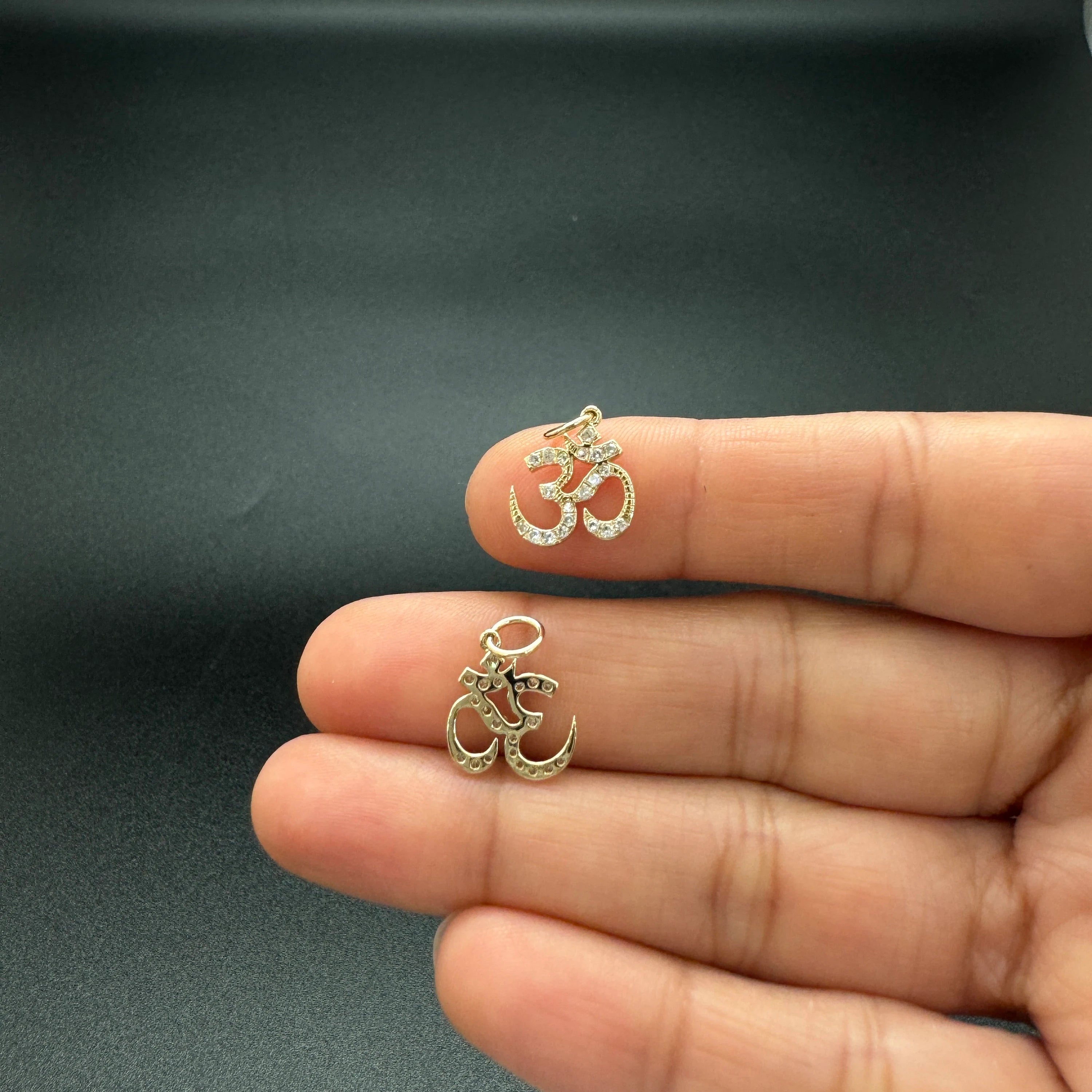 Om diamond charm 11x11.50mm