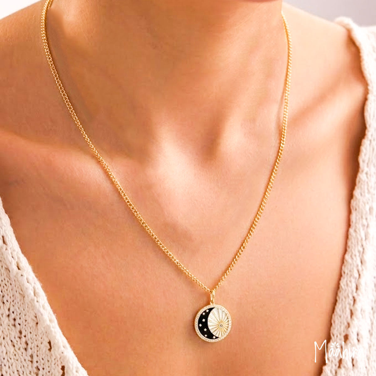 Black Enamel Mother of Pearl/Sapphire/Diamond Round Pendant 24mm