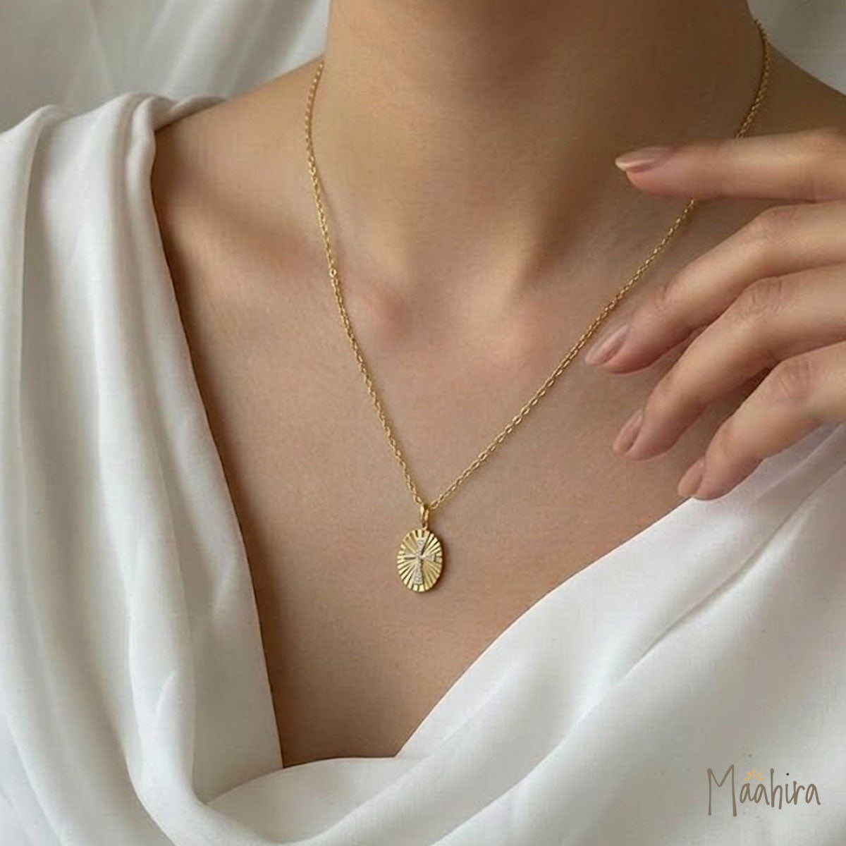 Diamond Oval Cross Rays Pendant 20mm