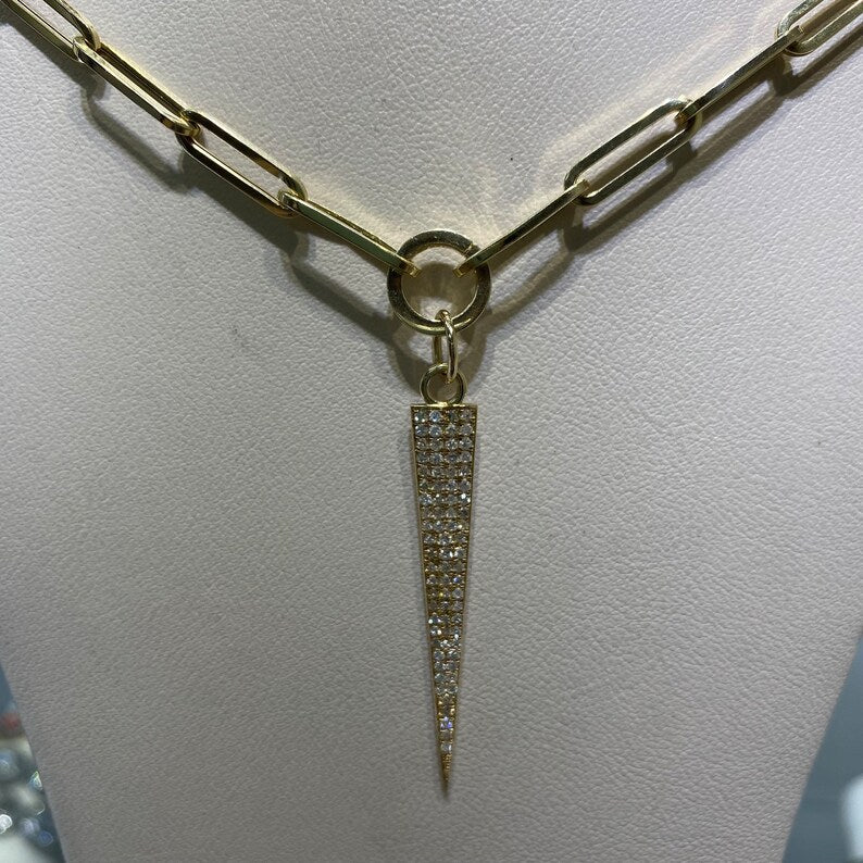 Golden smooth round clasp with a pendant