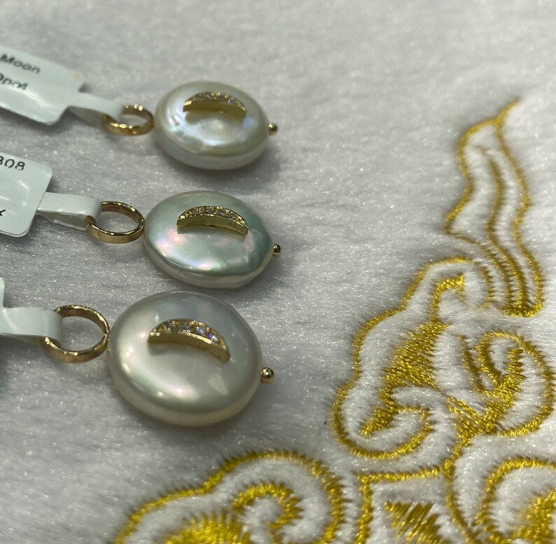 Pearl Moon pendant