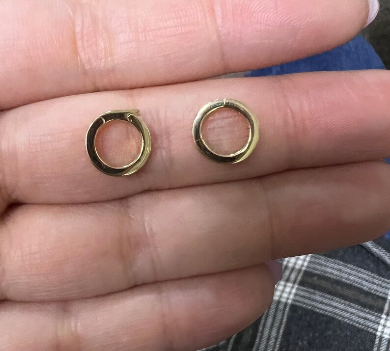 sizes of golden smooth round clasp