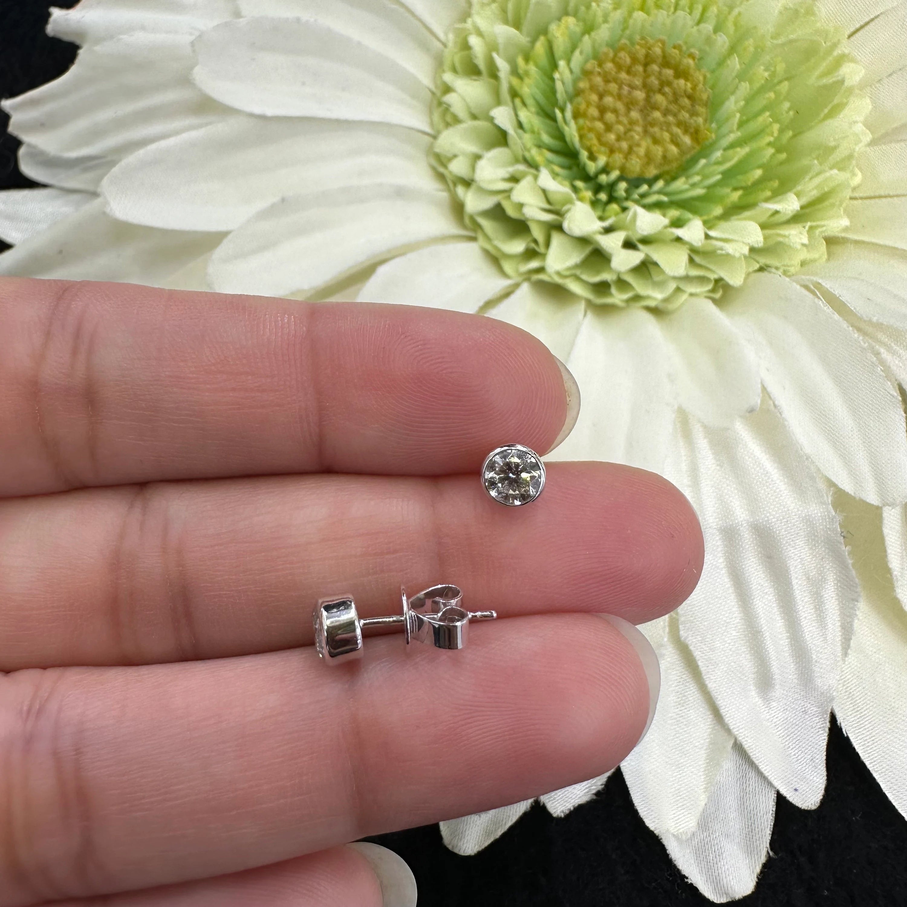 Diamond studs 3mm