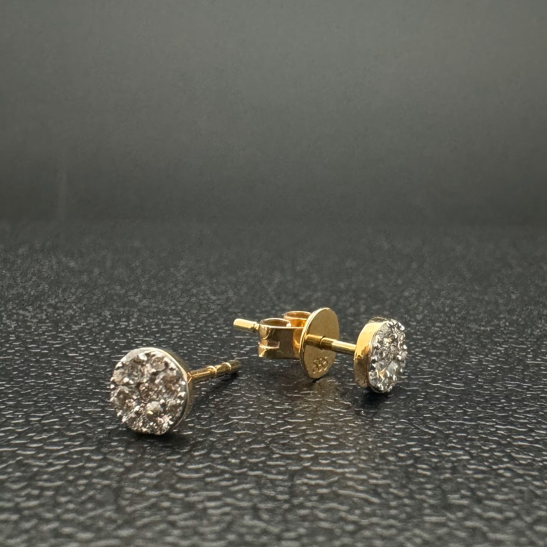 Diamond Round Studs 5mm