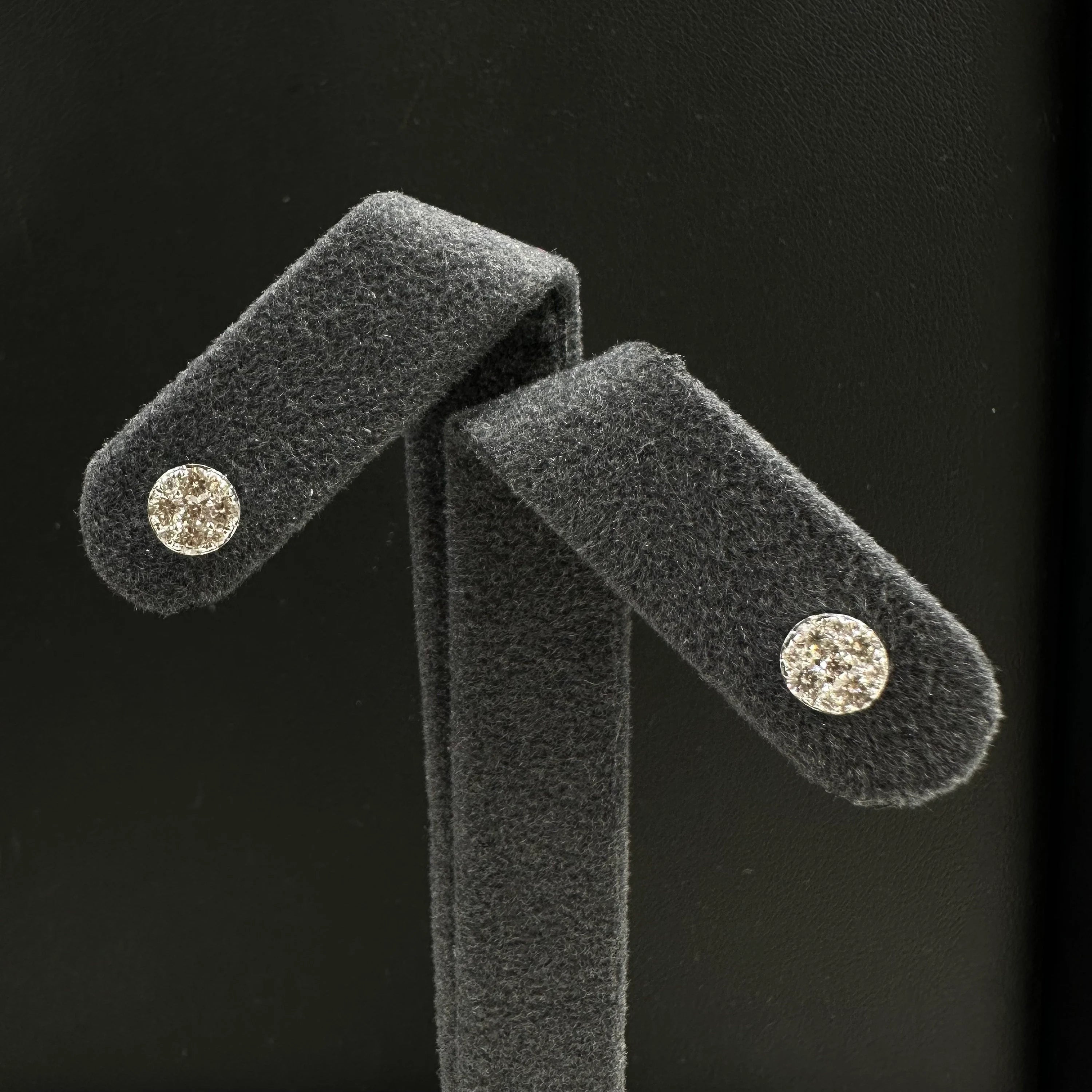 Diamond Round Studs 6mm