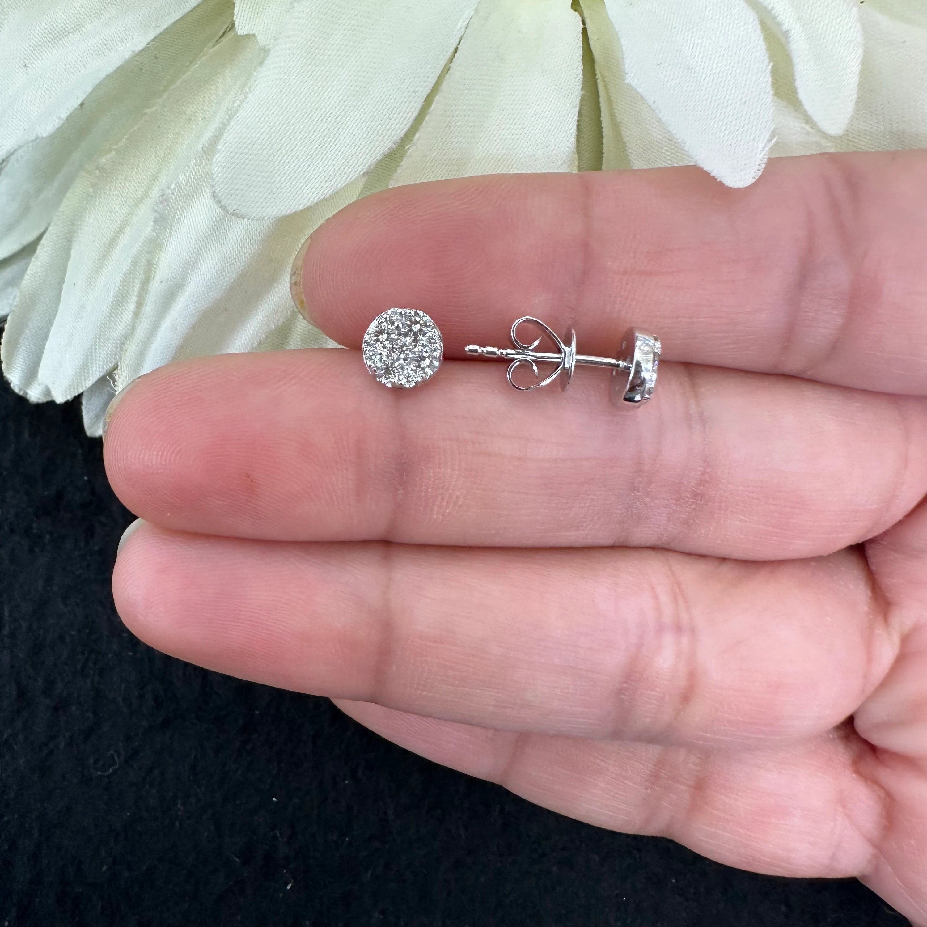 Diamond Round Studs 6mm