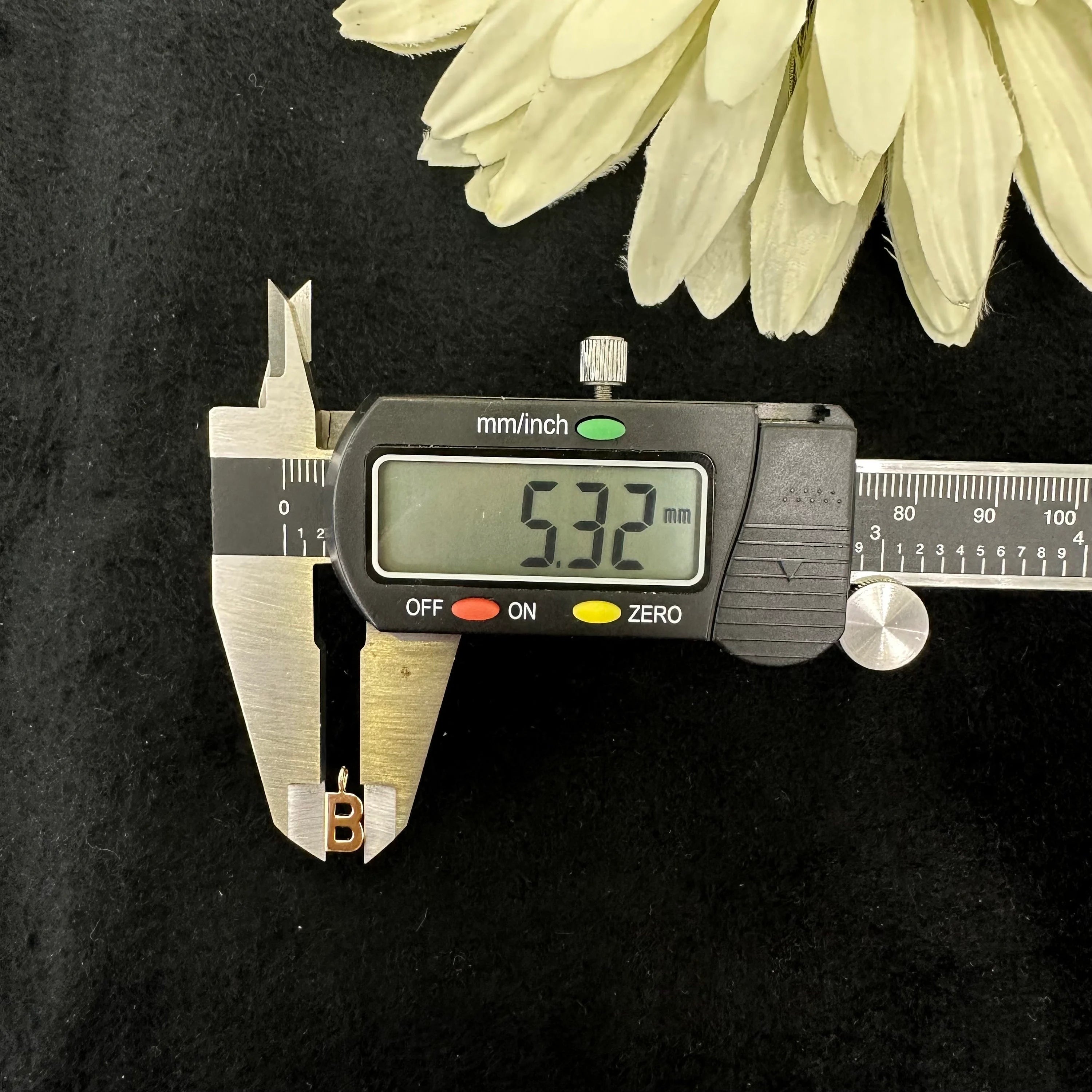 Charm Letter A 8mm (JR 3mm)