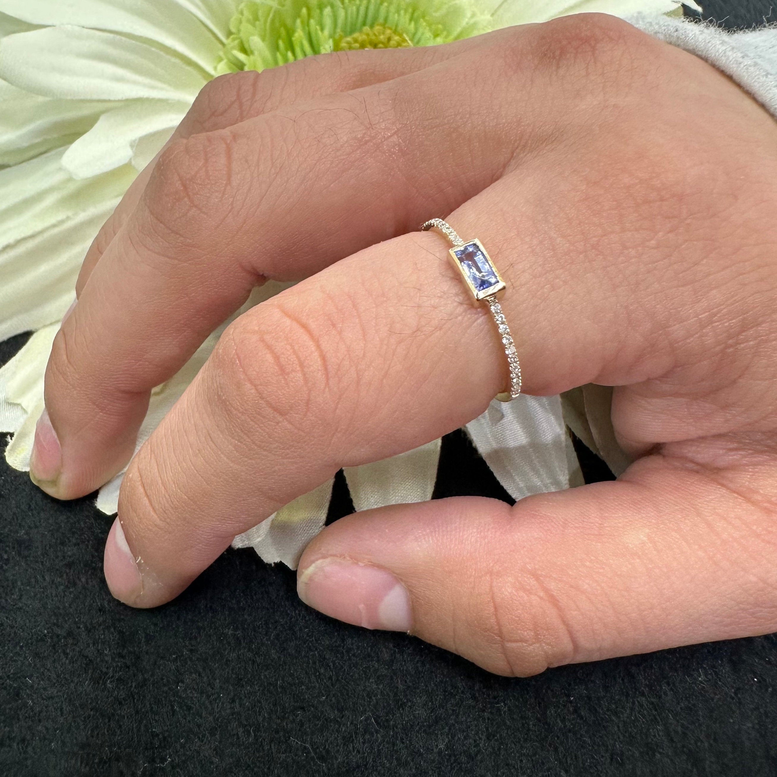 Diamond Tanzanite Ring 5x2.5mm