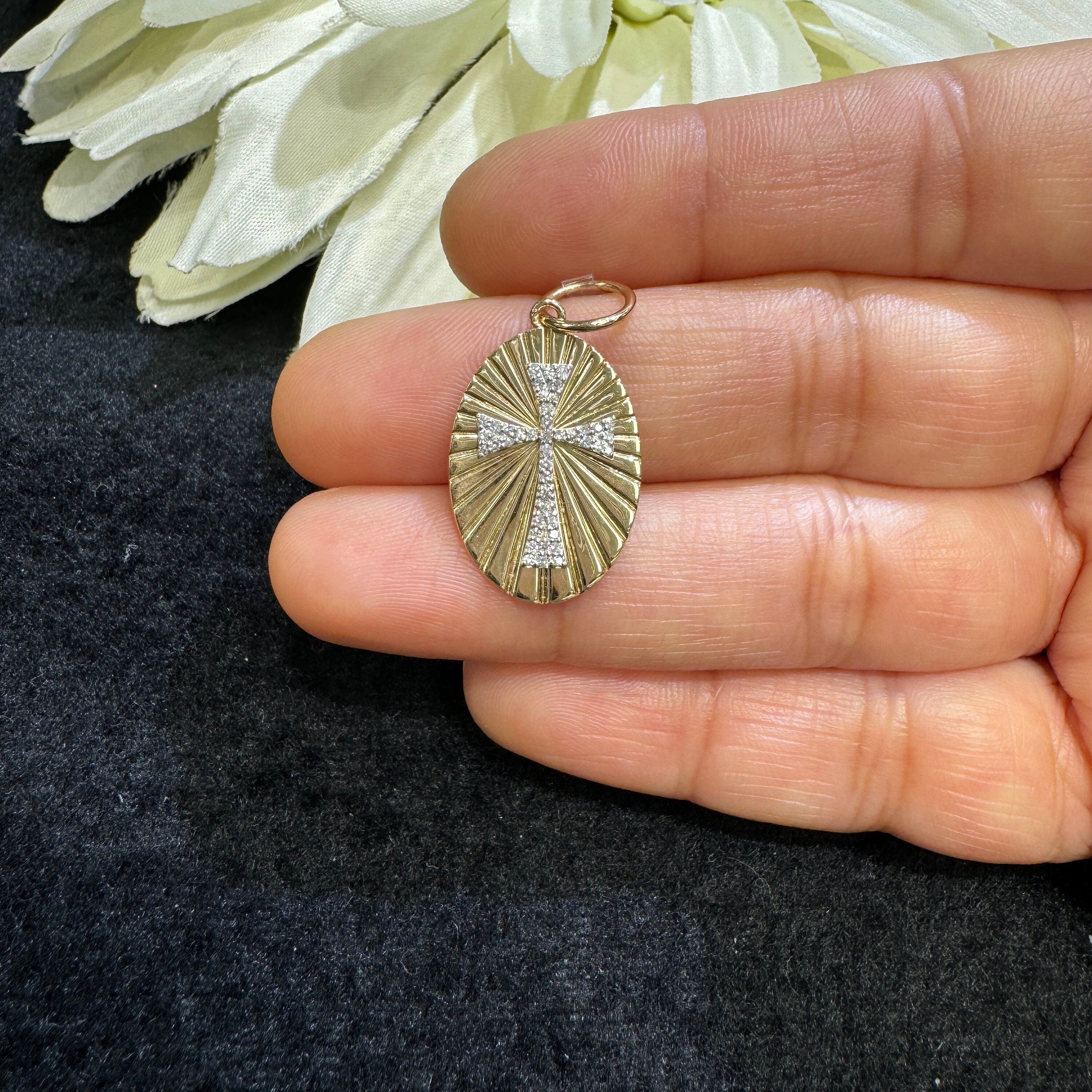 Diamond Oval Cross Rays Pendant 20mm
