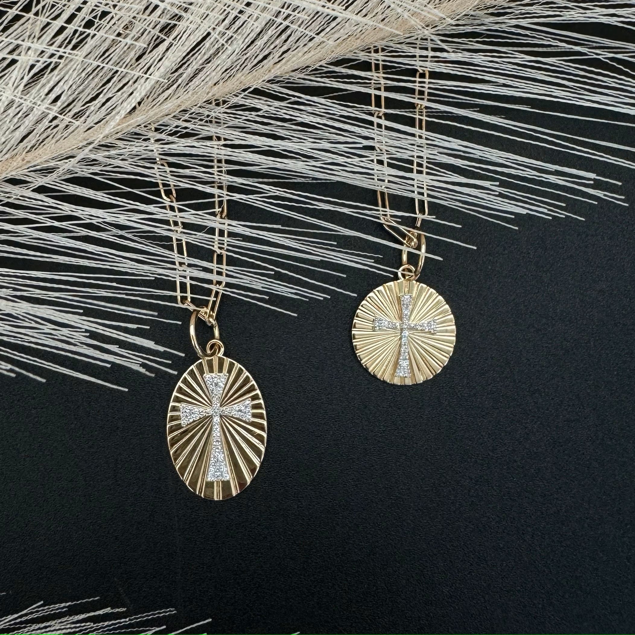 Diamond Oval Cross Rays Pendant 20mm