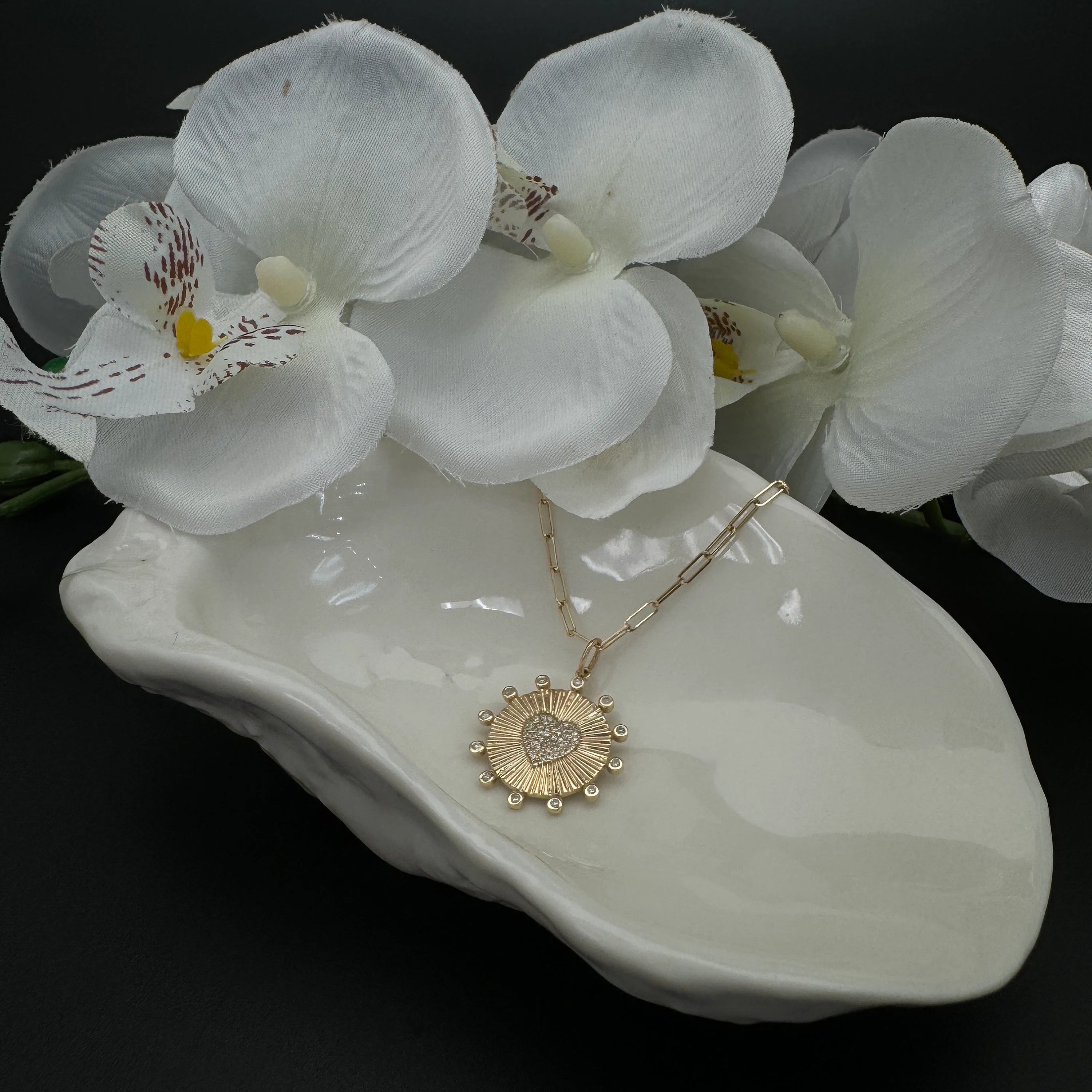 Diamond Round Disc With Heart