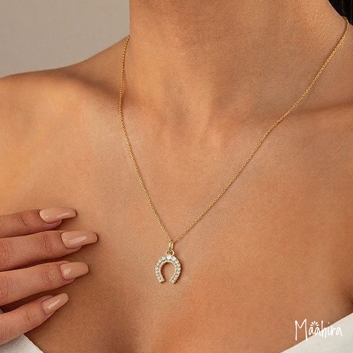 Diamond Rainbow Moonstone Horse Shoe Pendant 15x15.60mm
