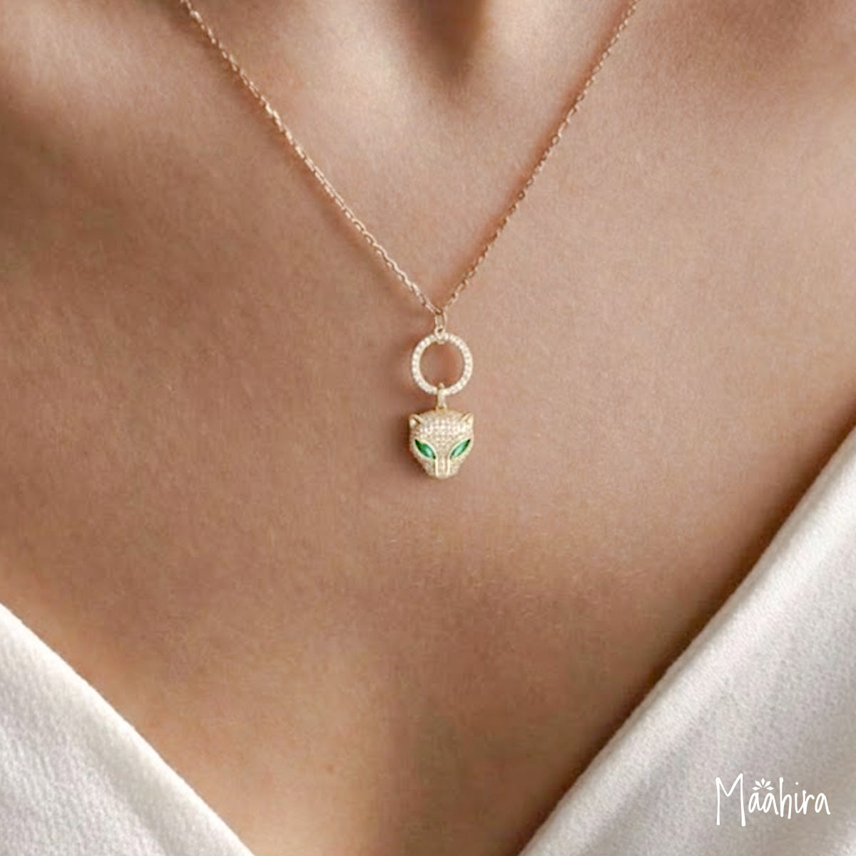 Emerald Eye Cat Pendant Necklace