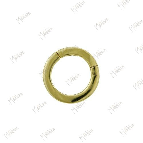 Golden smooth round clasp