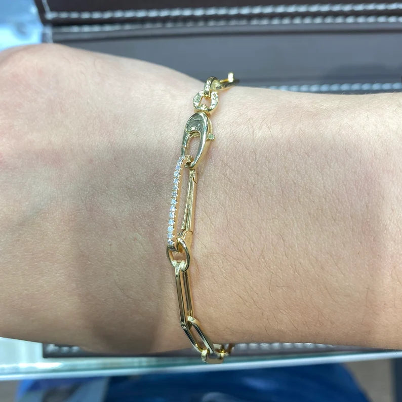 Diamond stud gold lock in bracelet 