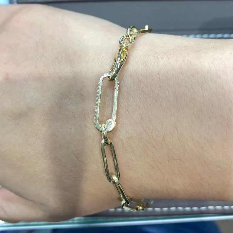 Diamond stud gold lock look in bracelet 